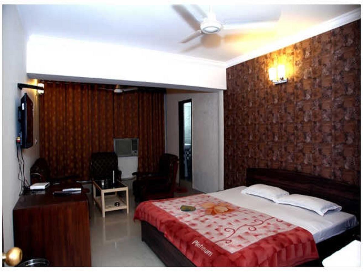 Hotel Haryana Чандигарх Экстерьер фото