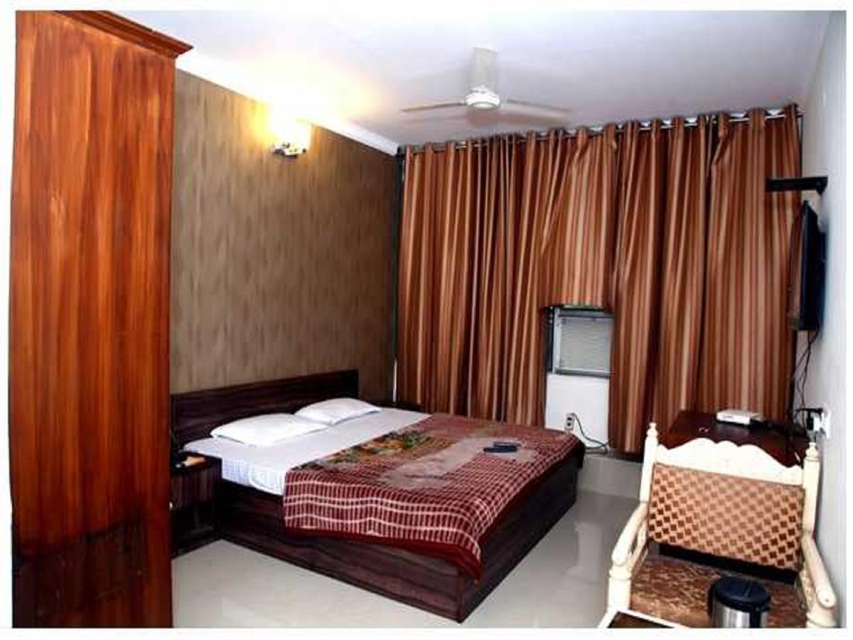 Hotel Haryana Чандигарх Экстерьер фото